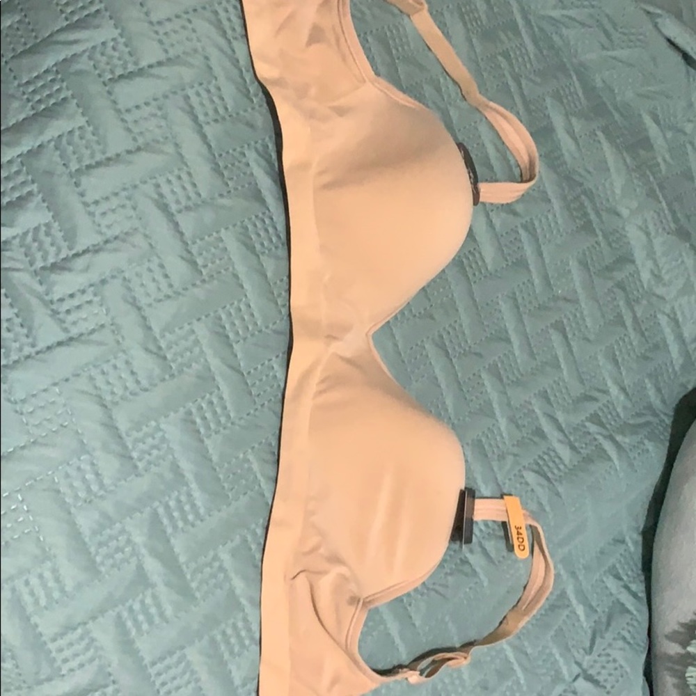 Bras - Picture 4 of 6